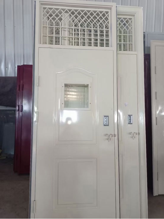 永寿学校教室门 永寿学校教室门