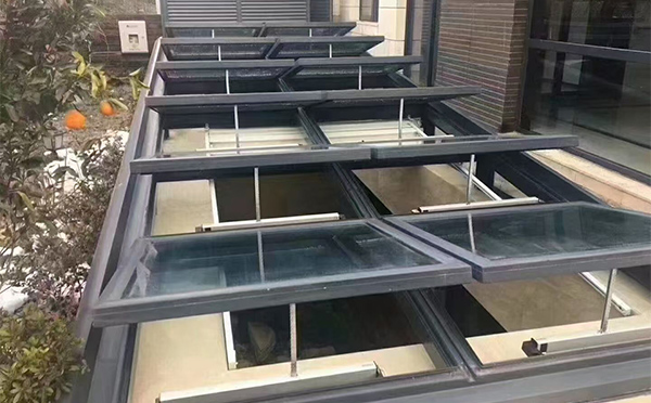 某轨道交通车辆维修车间永寿排烟窗应用