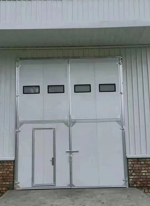 永寿工业门在设备装配车间出入口的实施记录