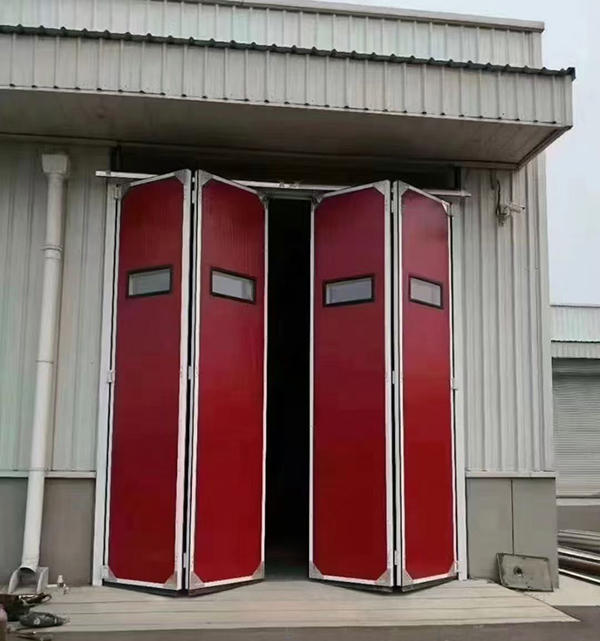 永寿工业折叠门在大型装配车间出入口的应用实例